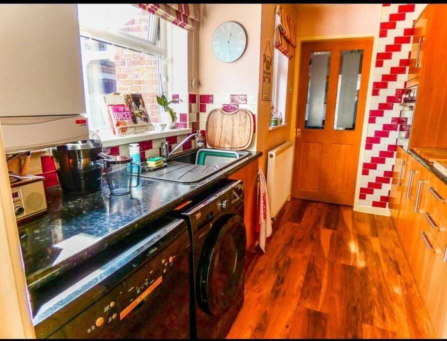 Sommerset Cottages - 2 Bedroom House Сандерленд Екстер'єр фото